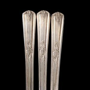 Roberts & Belk Sheffield England 3 Luncheon Knives 1926 Vintage Lyric I Pattern